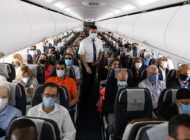 ABD’de vatandaşları uçak ve toplu yerlerde maskeye destek veriyor