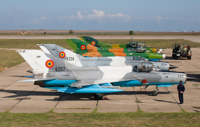 Romanya Mig-21 uçaklarını yere indirdi