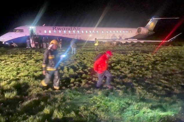 Rwandair’in CRJ-900 uçağı inişte pistten çıktı