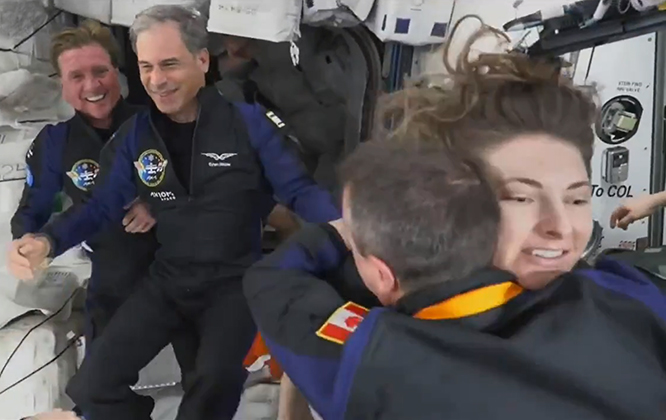 İlk sivil astronot ekibi UUİ’ye ulaştı