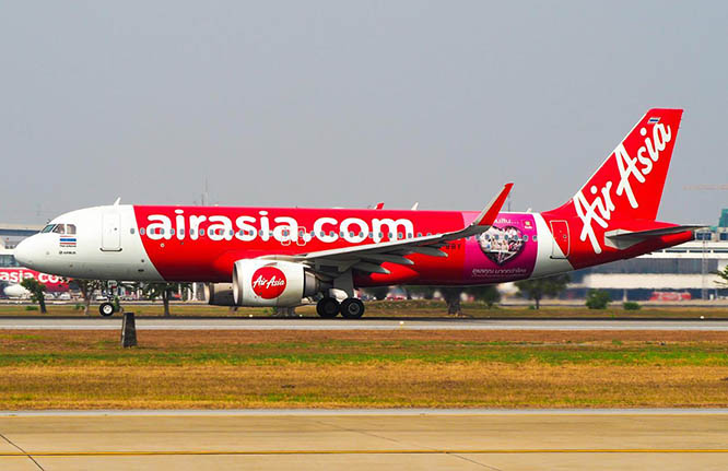 AirAsia uçağı yanlış piste indi