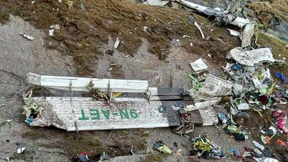 Nepal’de düşen uçağın enkazına ulaşıldı