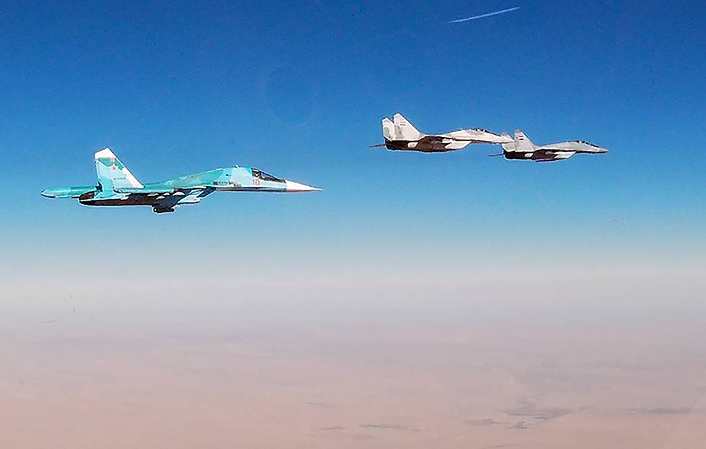 Rus ve Suriye askeri uçuklarından ortak tatbikat