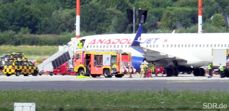 Anadolujet’in B737-800’ü Hamburg’a geri döndü