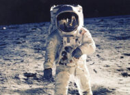 Astronot Buzz Aldrin Apollo 11’de giydiği eşyalarını satışa çıkardı