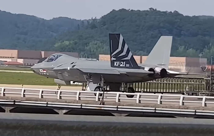 Güney Kore KF-21 savaş uçağının testlerine başladı