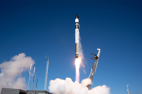 NASA 4 aylık, Ay yoculuğuna başladı