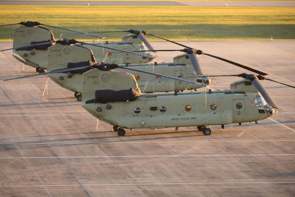 ABD ordusu CH-47 Chinook helikopterlerini yere indirdi