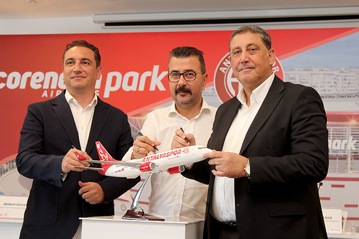 Corendon Airlines ve Fraport TAV Antalyaspor anlaşma imzaladı