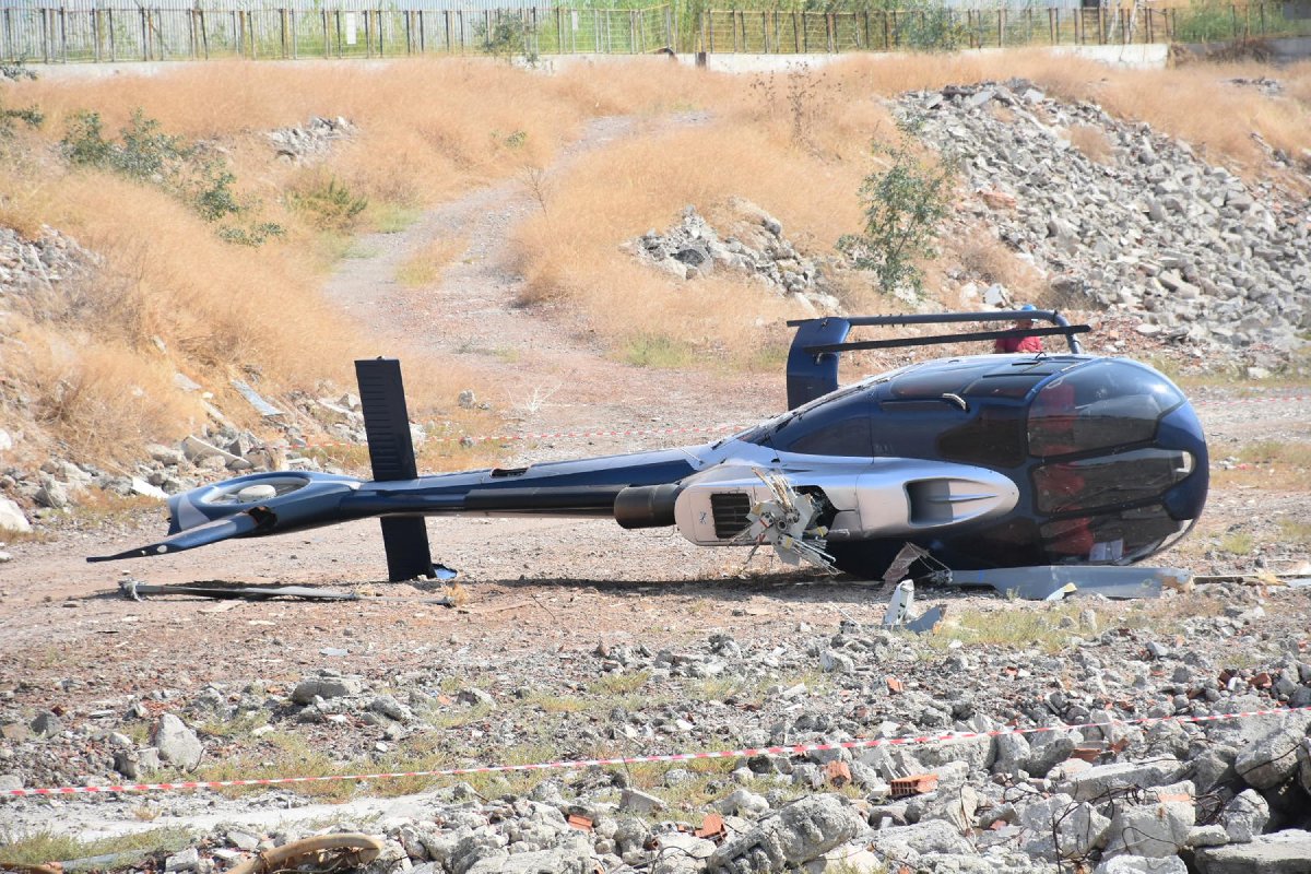 İzmir Çiğli’de helikopter kalkışta kaza yaptı