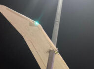 Qatar’ın B777-200F uçağı aydınlatma direğine çarptı