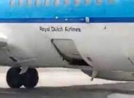 KLM uçağı kargo kapısı açık uçtu