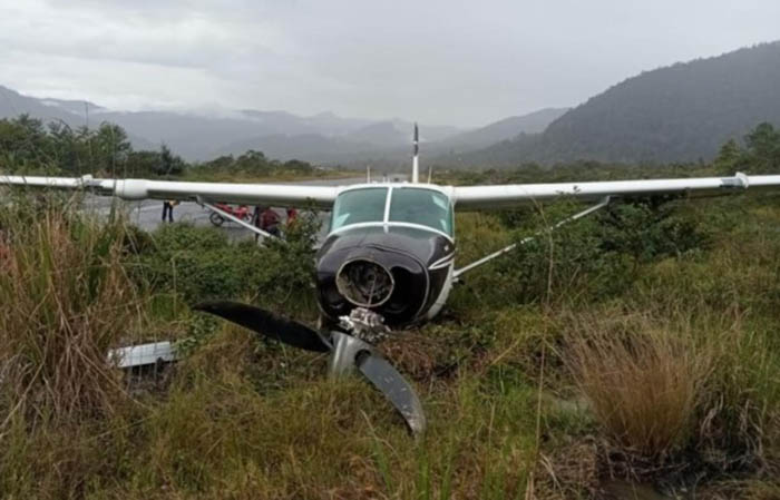 Cessna C208 Caravan inişte pistten çıktı