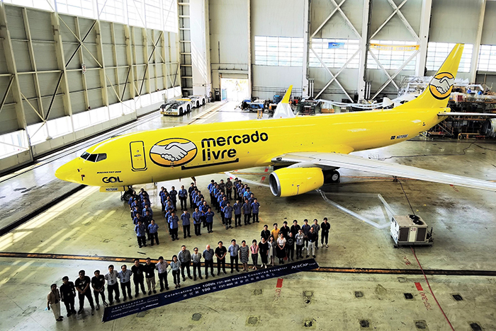 Boeing, 100’ncü dönüşümlü 737-800’ü AerCap’e teslim etti