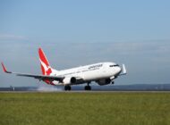 Qantas’ın B737-800 uçağını duman geri döndürdü