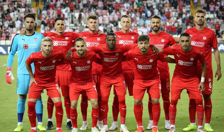 Sivasspor’un Cluj Havalimanı’nda formaları kayboldu