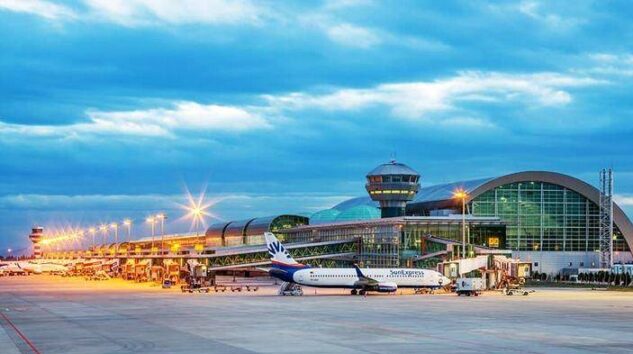 Adnan Menderes’te uçuşlar geçici olarak durdu