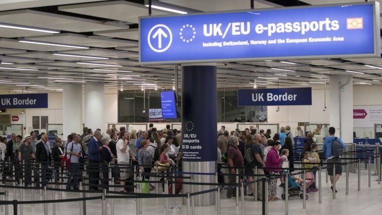 İngiletere’de de pasaport görevlileri greve gitme kararı aldı