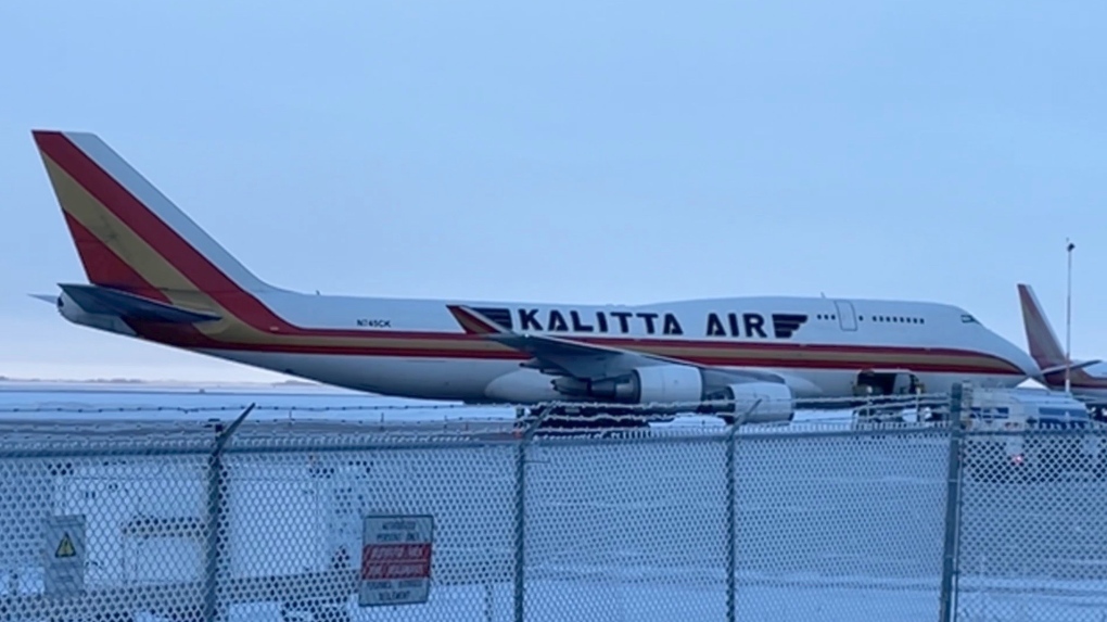Boeing 747-400’ü yangın uyarısı acil indirdi