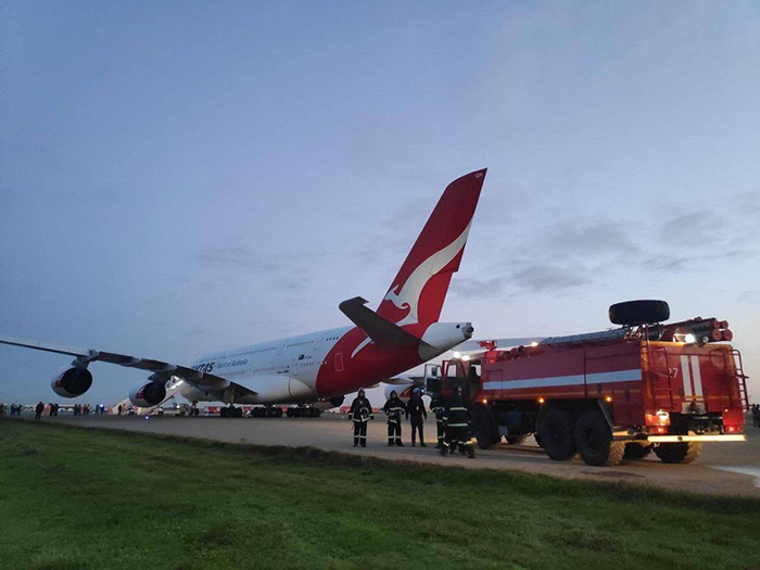 Qantas’ın A380’ini Bakü’ye acil indi