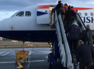 BA yolcuları uçağın kapısında 6 saat bekledi