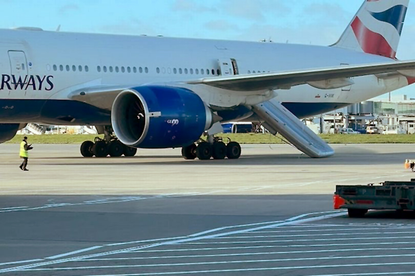 British Airways’in B777 uçağını slide patladı