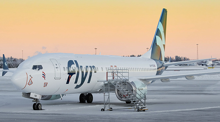 Flyr’e ait B737 MAX uçağına mobil merdiven çarptı