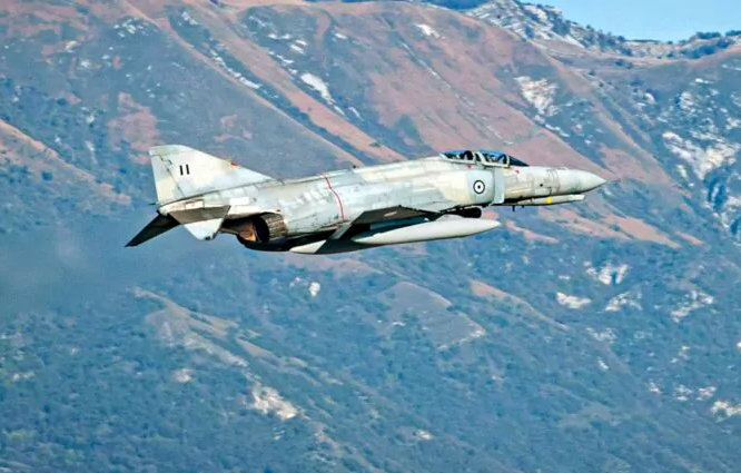 Yunanistan Hava Kuvvetleri’nin F-4’ü düştü
