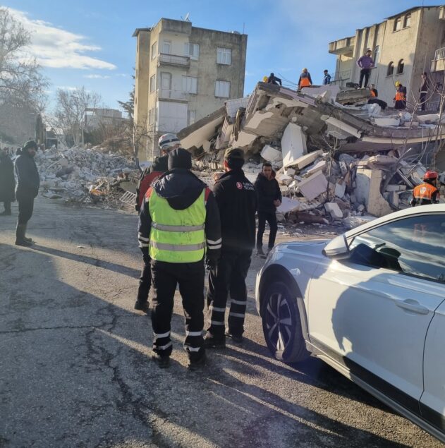 THY Çalışanları deprem bölgesinde çalışmalara devam ediyor