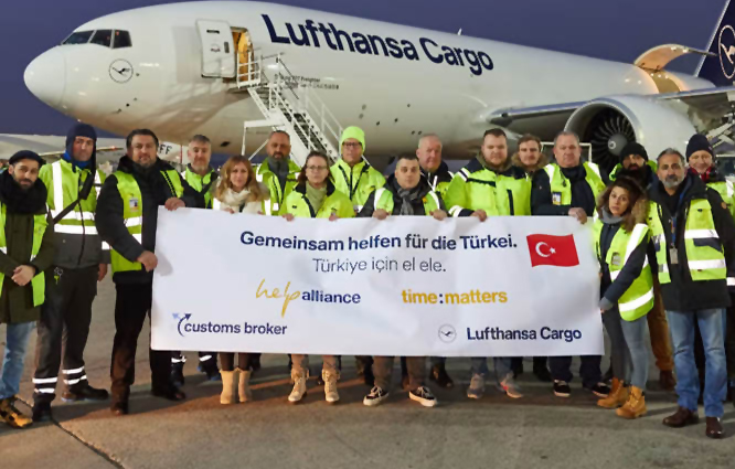 Lufthansa Cargo’nun insani yardım uçağı Antalya Havalimanı’na indi