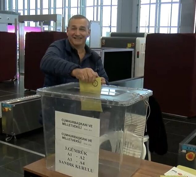 İstanbul Havalimanı’nda oy kullanılmaya başlandı