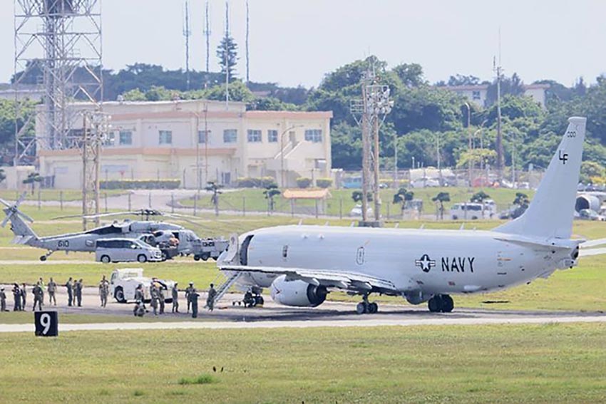 ABD Hava Kuvvetleri’nin P-8’i Japonya’da lastik patlattı