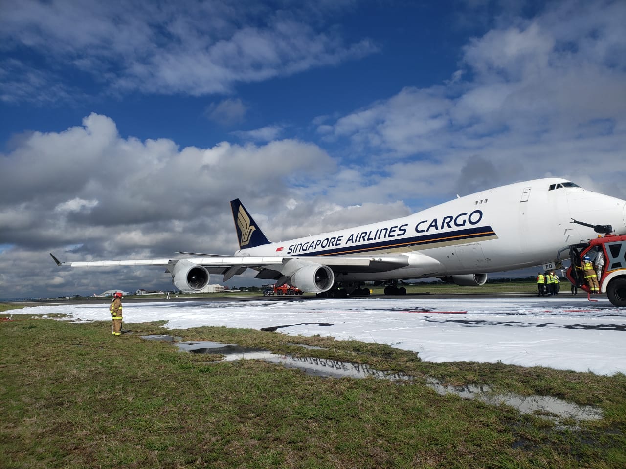 Singapur Cargo uçağı pisti kapattı