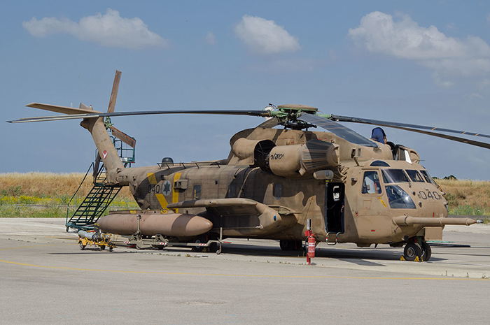 İsrail Hava Kuvvetleri CH-53 Yasur helikopterleri yere indirdi