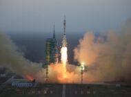 Çin’in uzay aracı Uzun Yürüyüş-2F Dünya’ya döndü