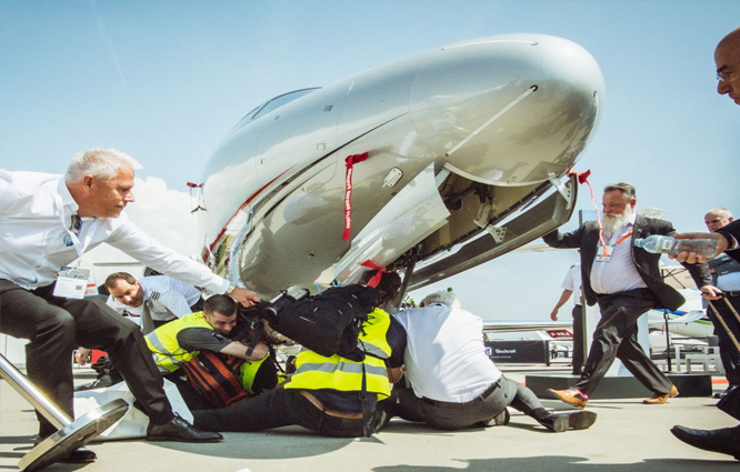 EBACE 2023’te iklim protestoları