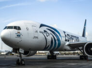 Egypt Air’in B737-800’ü Cidde inişinde lastik patlattı