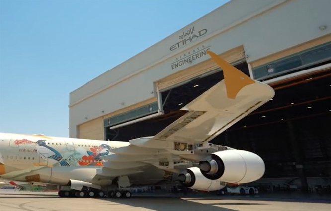 Etihad uçacağı A380’i tanıttı