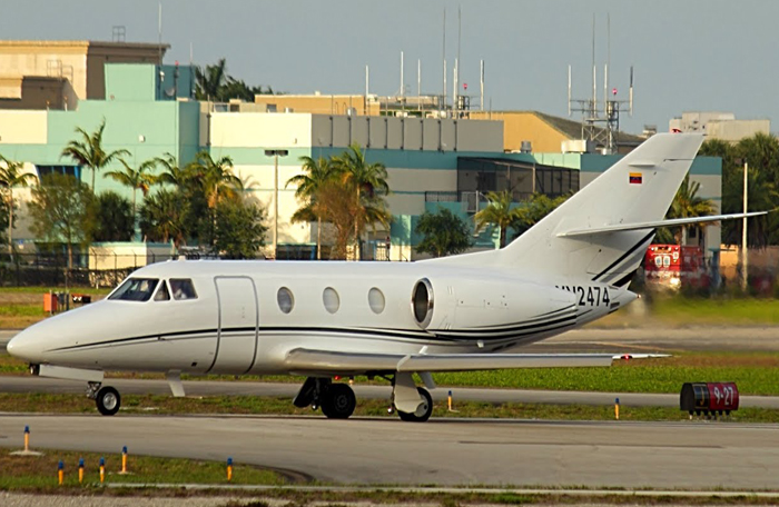 Florida’da Falcon 10 tipi uçak pistten çıktı