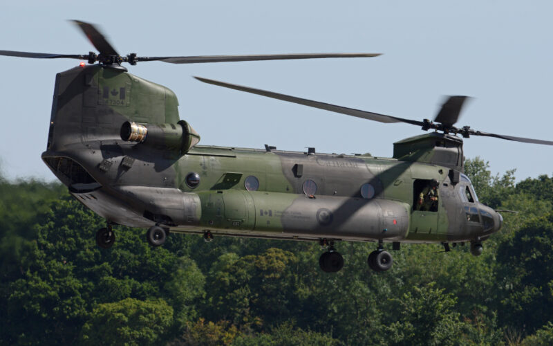 Kanada’da askeri helikopter düştü, iki asker hayatını kaybetti