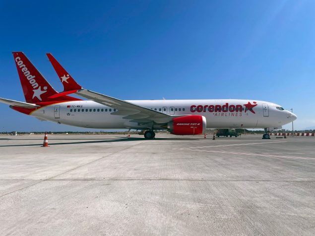 Corendon, Boeing 737-8 uçağını teslim aldı