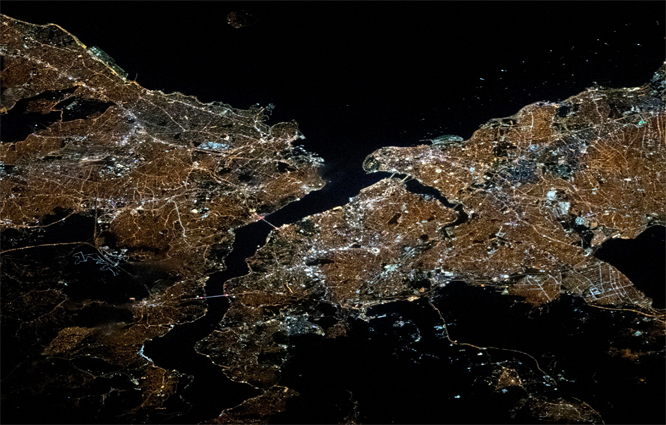 BAE astronotu AlNeyadi uzaydan İstanbul Boğazını paylaştı