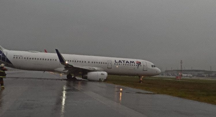 LATAM’ın A321’i Brezilya’da inişte pistten çıktı