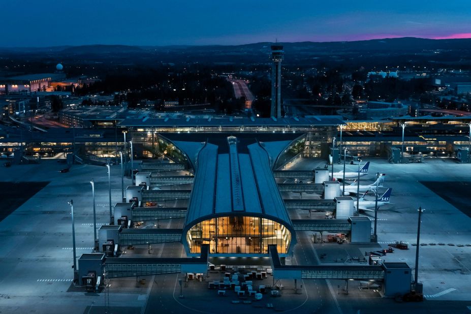 Oslo’daki sarhoş kabin memuruna hapis cezası