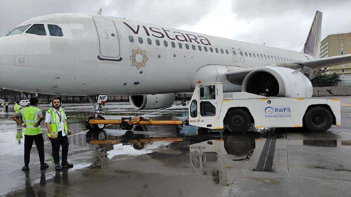 Mumbai Havalimanı’nda A320neo’ya apron aracı çarptı
