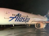 Alaska Havayolları’nın B737-800’ü inişte büyük hasar aldı
