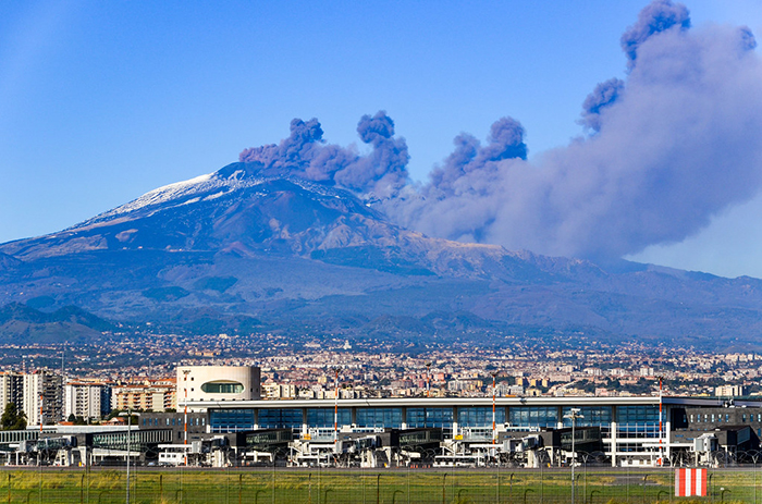 Sicilya’da 200’den fazla uçuş iptal