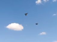 Okhotnik bu kez Mig-29 savaş uçağı ile uçtu