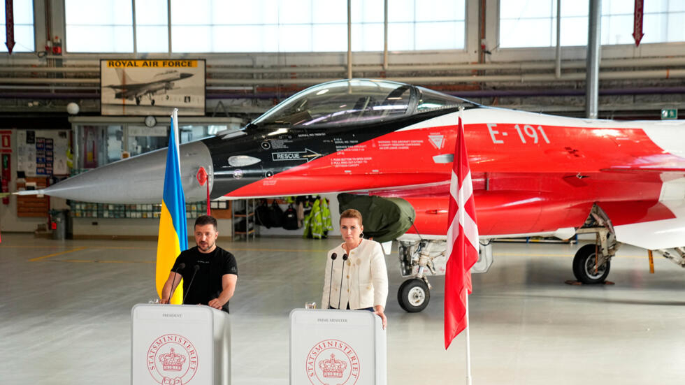 Danimarka, Ukrayna’ya 19 adet F-16 gönderiyor