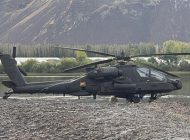 ABD ordusunun AH-64E’si elektrik tellerine çarptı, sert indi